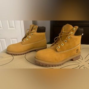 Brand New Timberland 6” boots for boys (wheat)